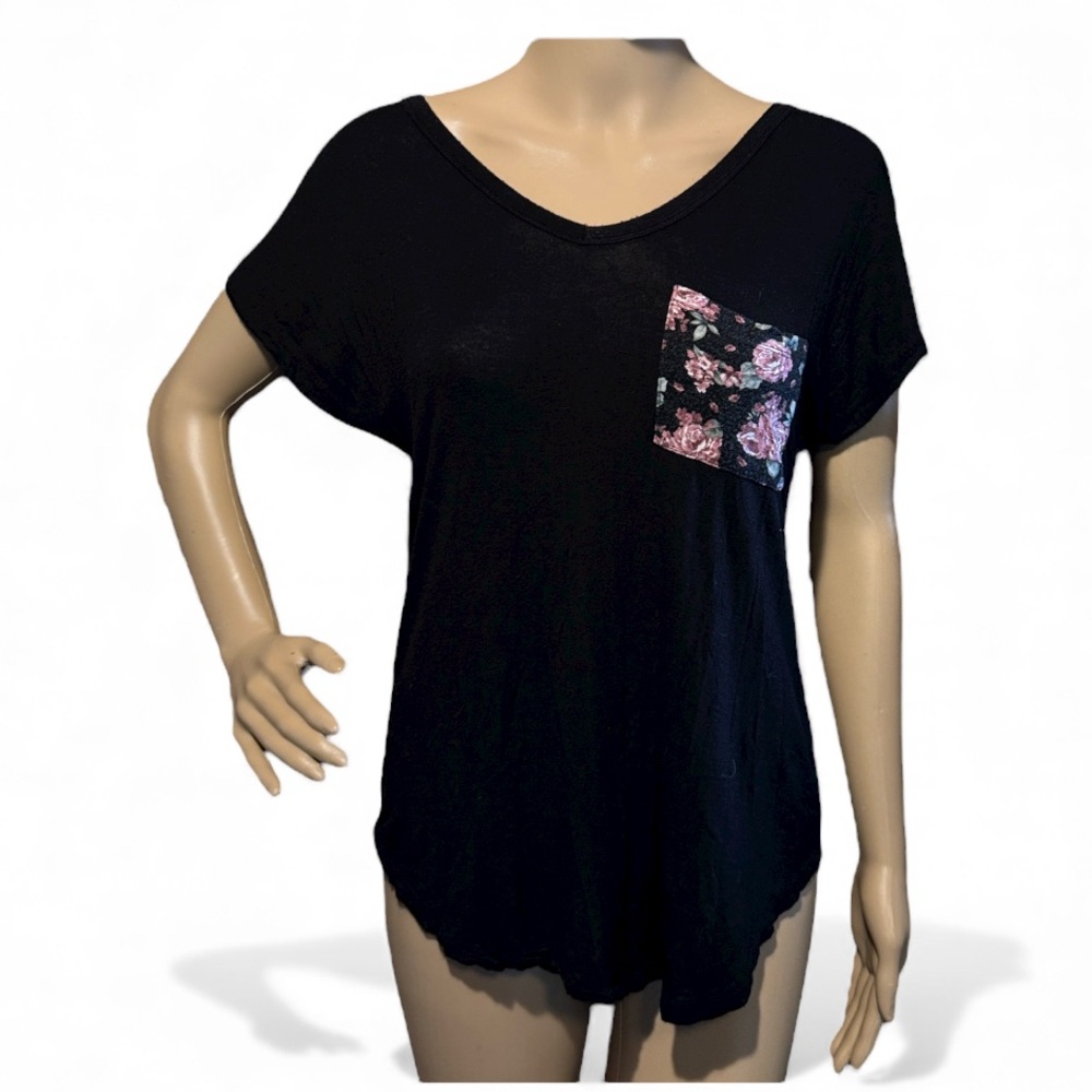 💛10 for,$10 or💰BOGO FREE Rue21 Lightweight Top